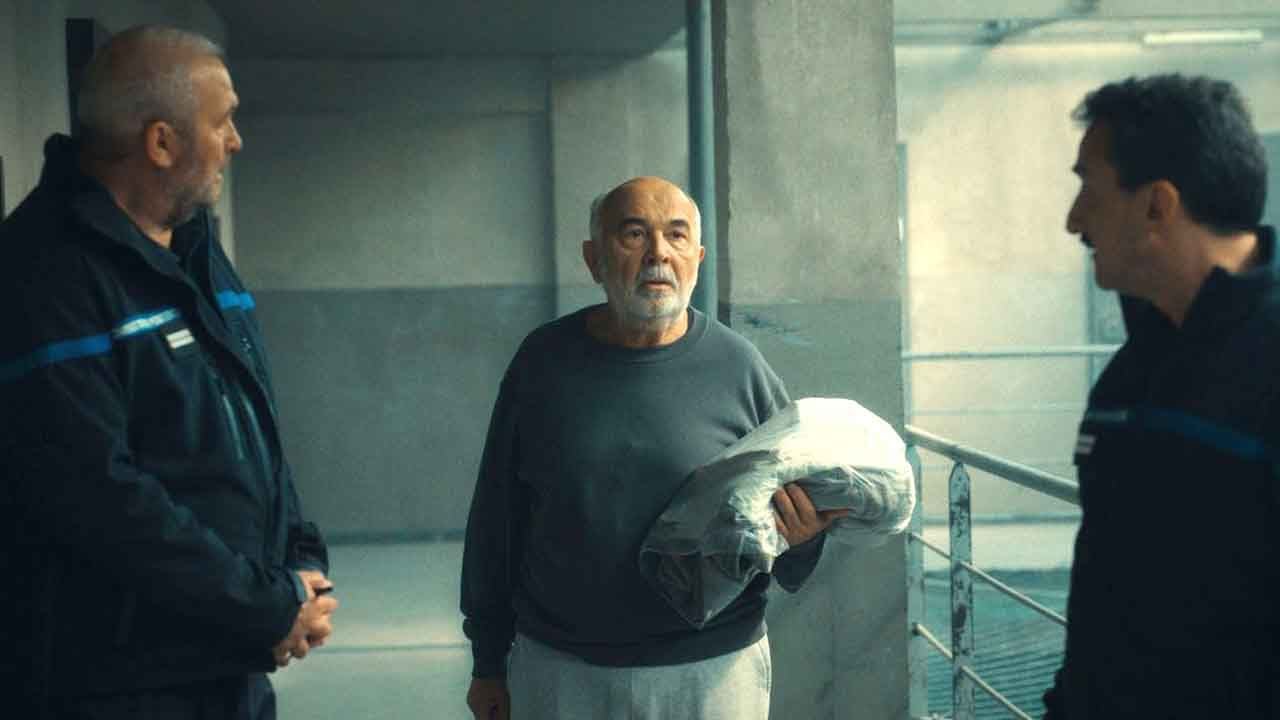 Poster von C’est La Vie – Das Leben spielt verrückt mit Gérard Jugnot als Serge Martin im Vordergrund