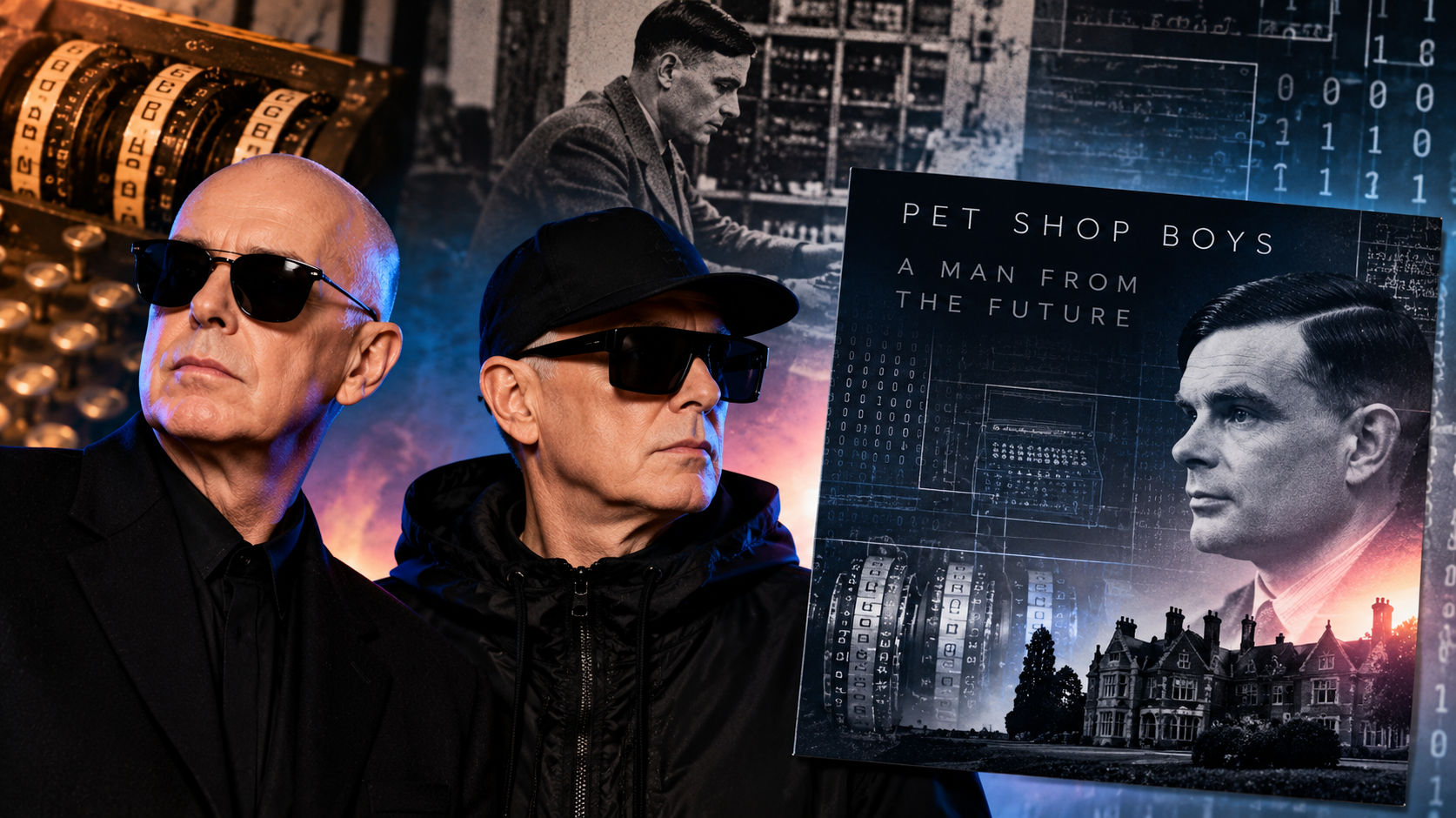 Die Pet Shop Boys stehen vor einer collageartigen Darstellung mit Alan Turing, Enigma-Elementen und dem Cover ihres Albums „A Man From The Future“.